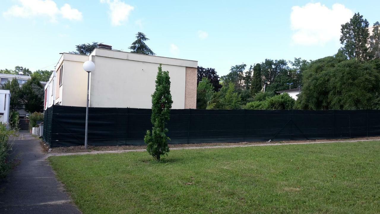 Chambre 1 Personne Et Studio 1 Personne Avec Entree Libre Et Salle De Bain Privee Коломье Экстерьер фото